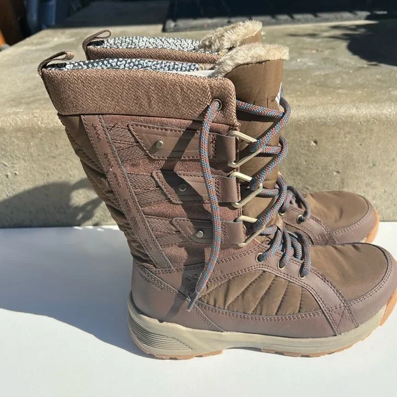 Columbia Women’s Dark Brown Snow Boots - Picture 2 of 8